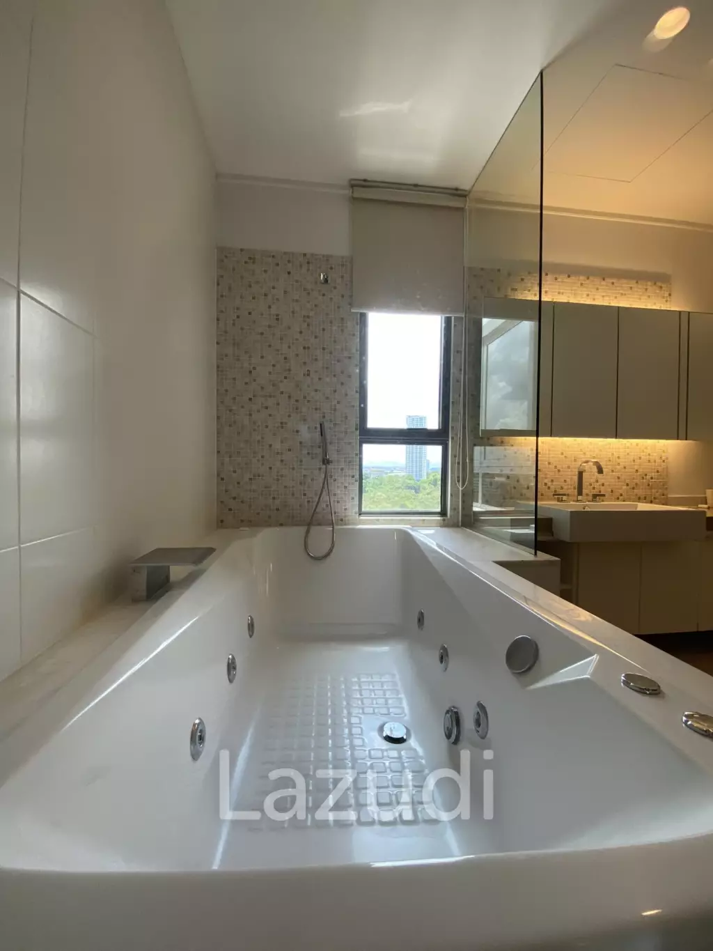 2 beds 2 baths with seaview for sell
