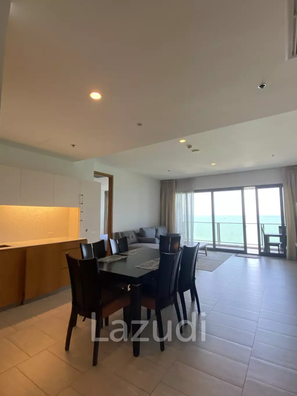 2 beds 2 baths with seaview for sell