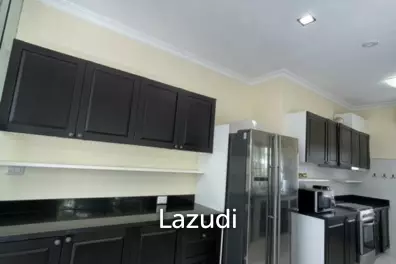 Luxurious Modern 3-Bed Home in Khlong Song Ton Nun