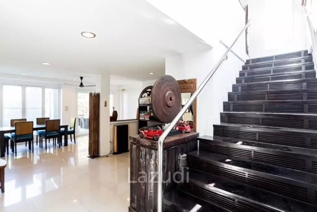 Modern 3 or 4 Bed Pool Villa near the town + beaches