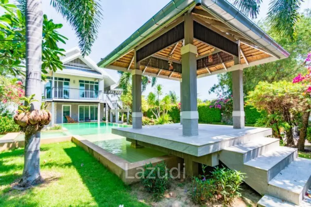 Modern 3 or 4 Bed Pool Villa near the town + beaches