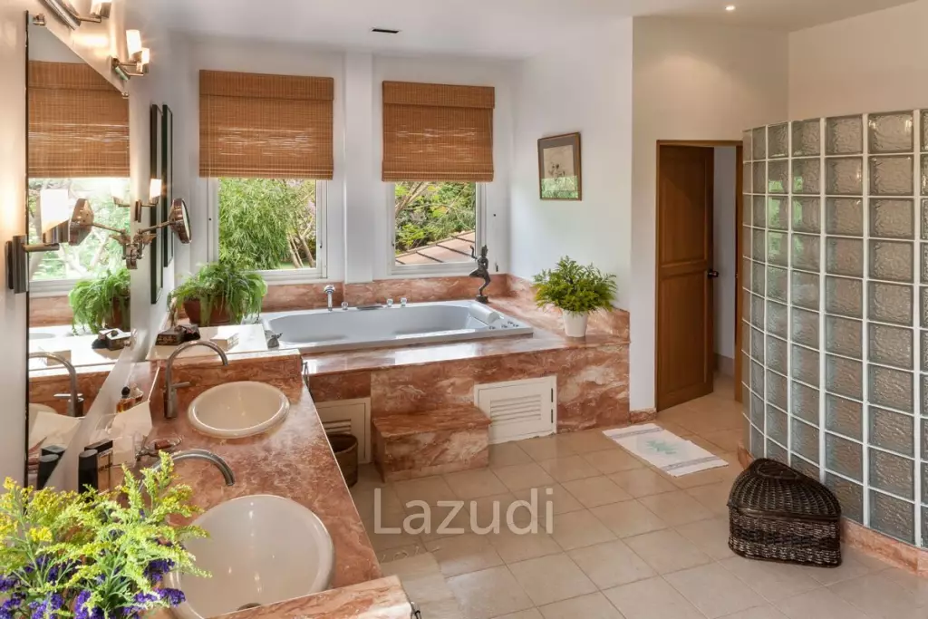 4 Bed 4 Bath 700 SQ.M Rim Nua Villa