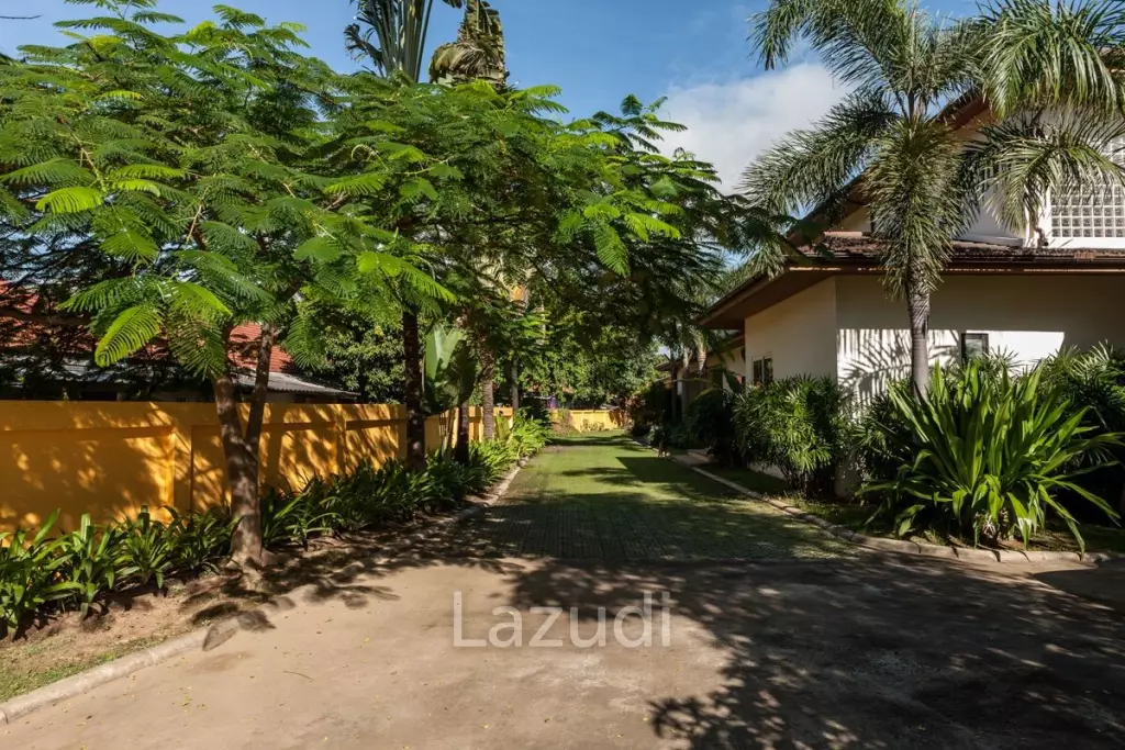 4 Bed 4 Bath 700 SQ.M Rim Nua Villa