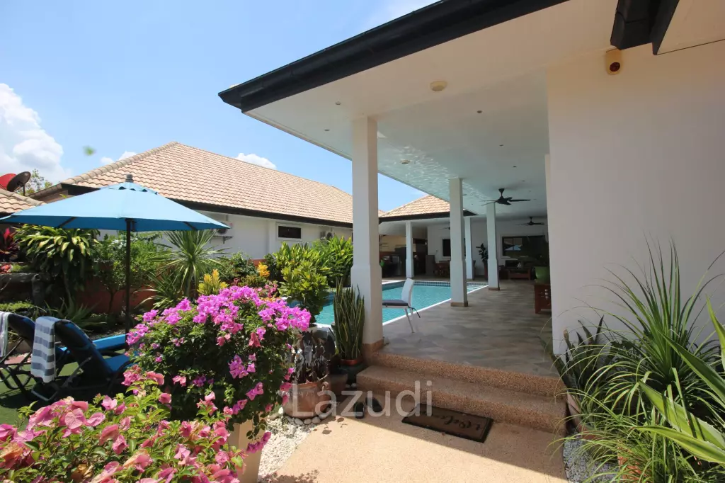 3 Bed Single Story Pool Villa For Sale - Great Condition