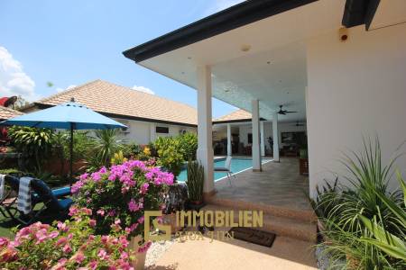 3 Bed Single Story Pool Villa For Sale - Great Condition