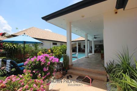 3 Bed Single Story Pool Villa For Sale - Great Condition