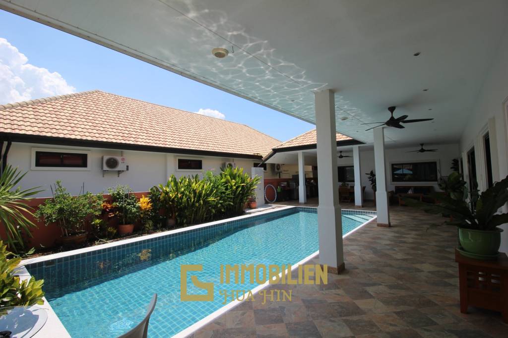 3 Bed Single Story Pool Villa For Sale - Great Condition