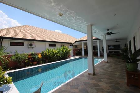 3 Bed Single Story Pool Villa For Sale - Great Condition