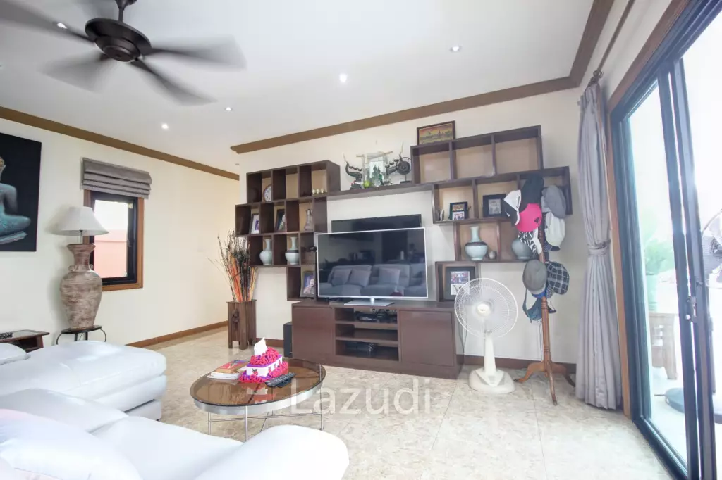 3 Bed Single Story Pool Villa For Sale - Great Condition