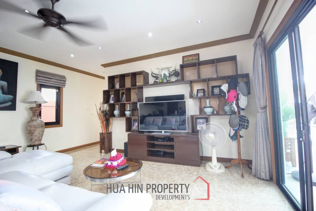 3 Bed Single Story Pool Villa For Sale - Great Condition