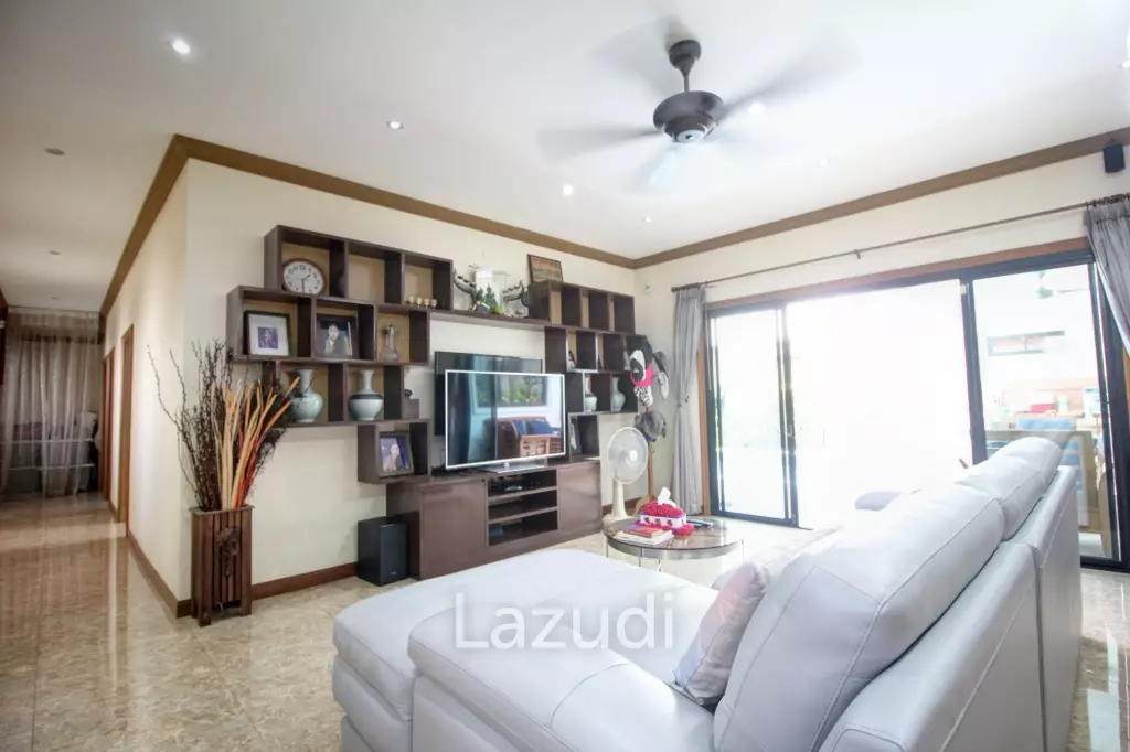 3 Bed Single Story Pool Villa For Sale - Great Condition