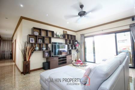 3 Bed Single Story Pool Villa For Sale - Great Condition