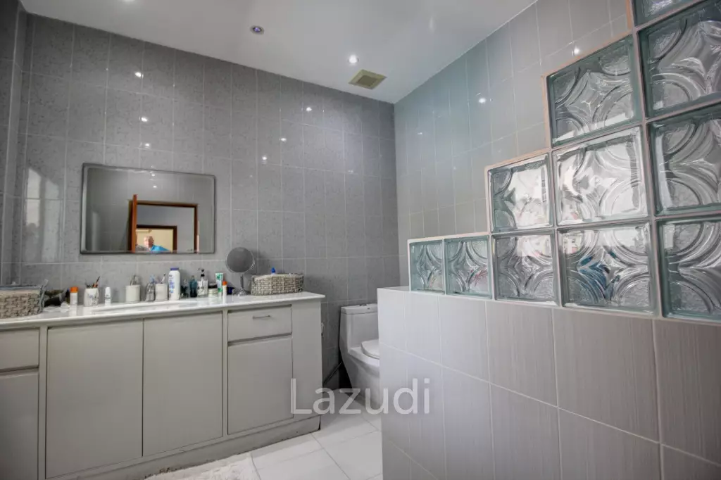 3 Bed Single Story Pool Villa For Sale - Great Condition