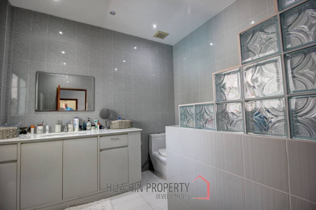 3 Bed Single Story Pool Villa For Sale - Great Condition