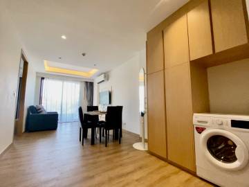 One bedroom apartments on the 2d floor