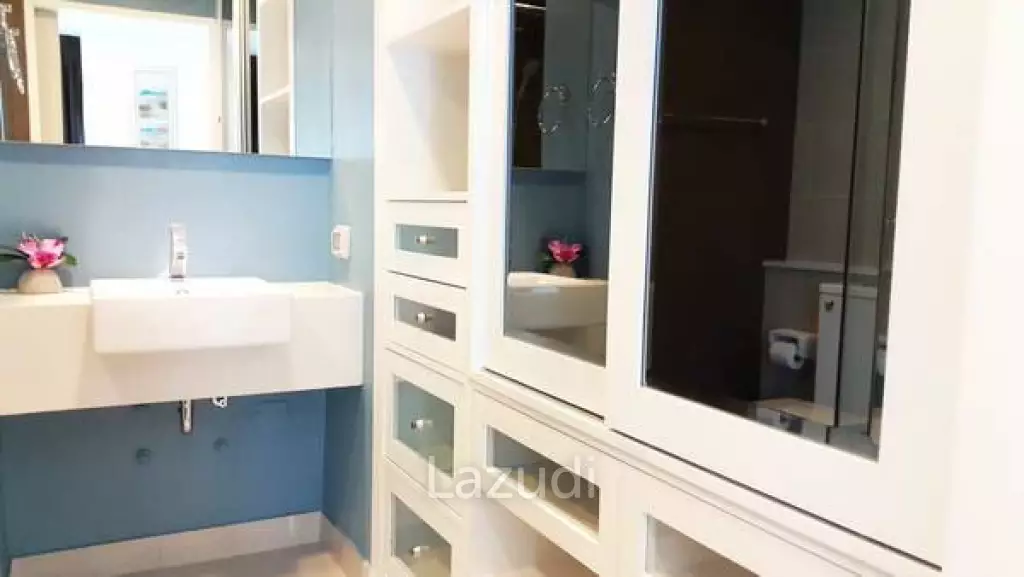 Studio for Sale in  Acqua Condominium