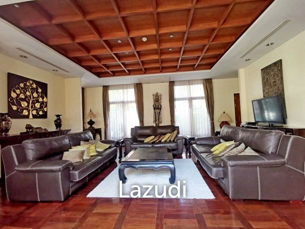 Luxury Pool Villa for Sale Or Rent in Na Jomtien