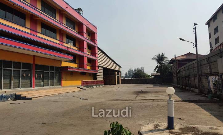 Navanakorn I.E. Building for Rent