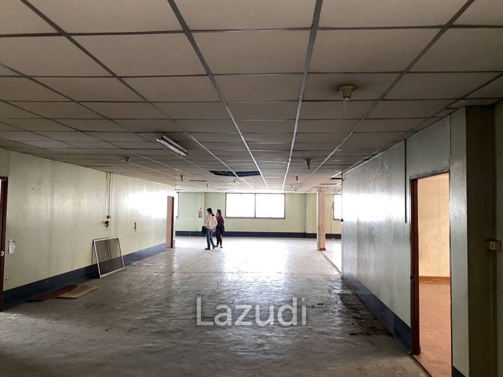 Navanakorn I.E. Building for Rent