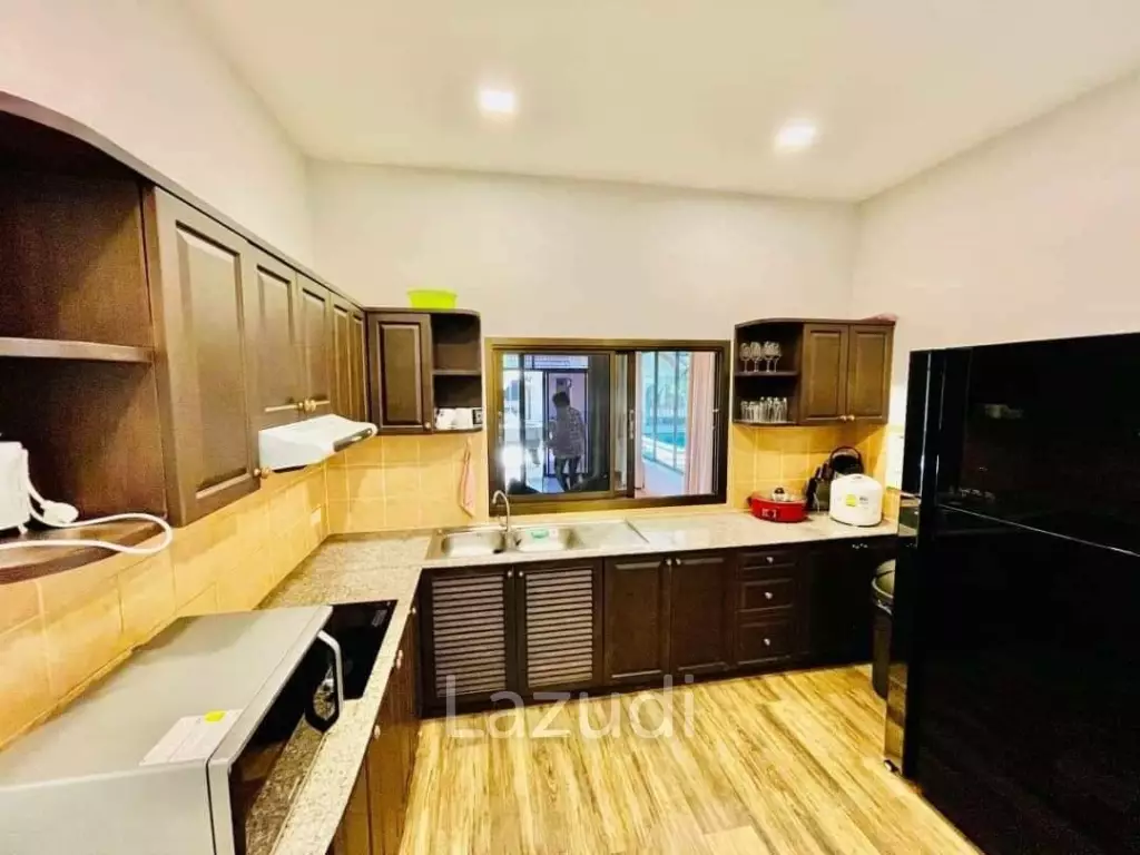 4 Bed Pool Villa Pattaya Soi Khao Noi