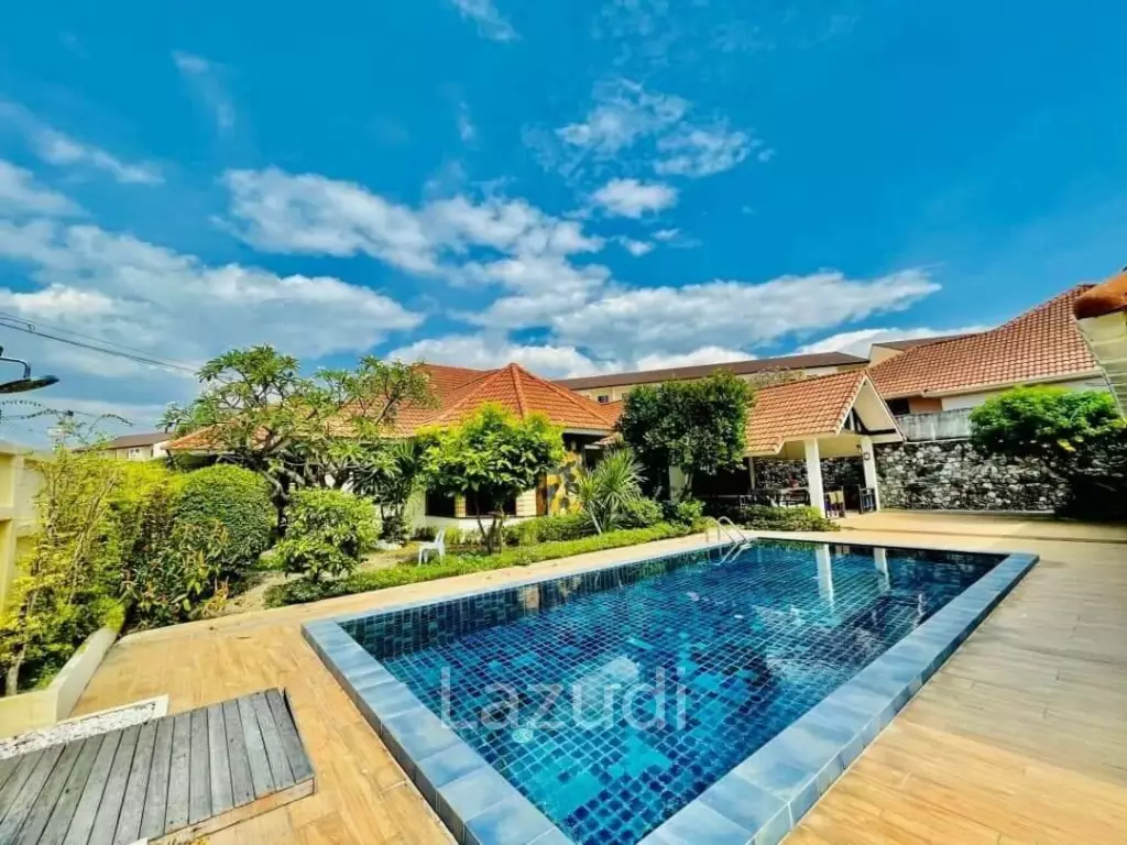 4 Bed Pool Villa Pattaya Soi Khao Noi