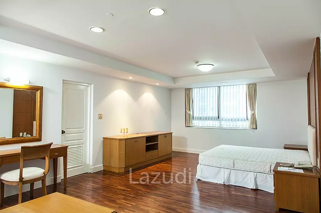 3 Bed 3 Bath 230 SQ.M Krungthep Thani Tower