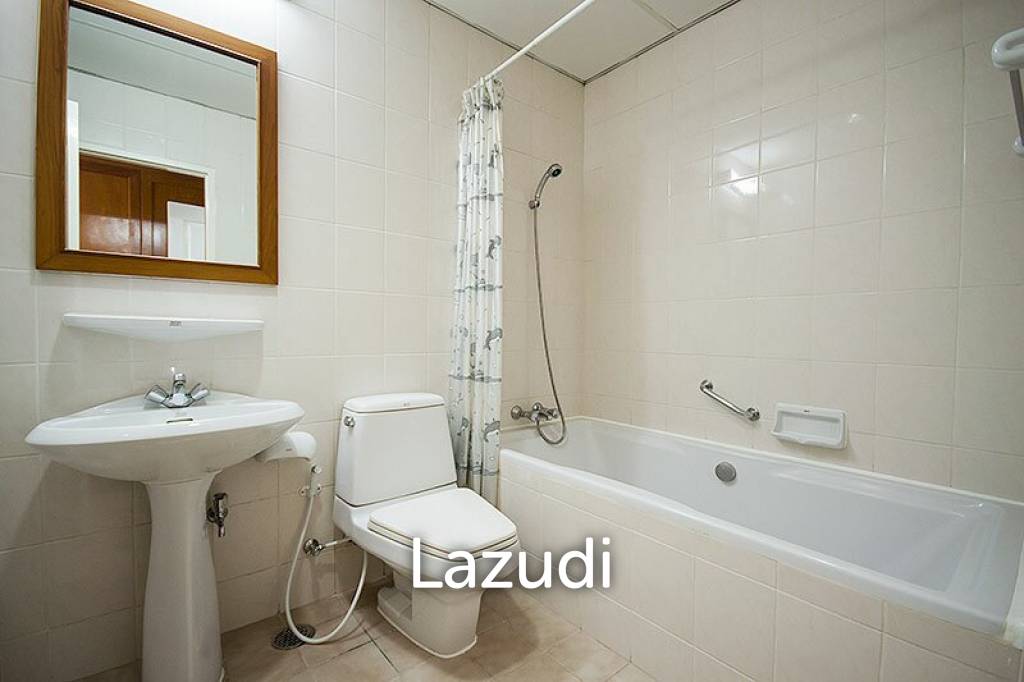 3 Bed 3 Bath 230 SQ.M Krungthep Thani Tower
