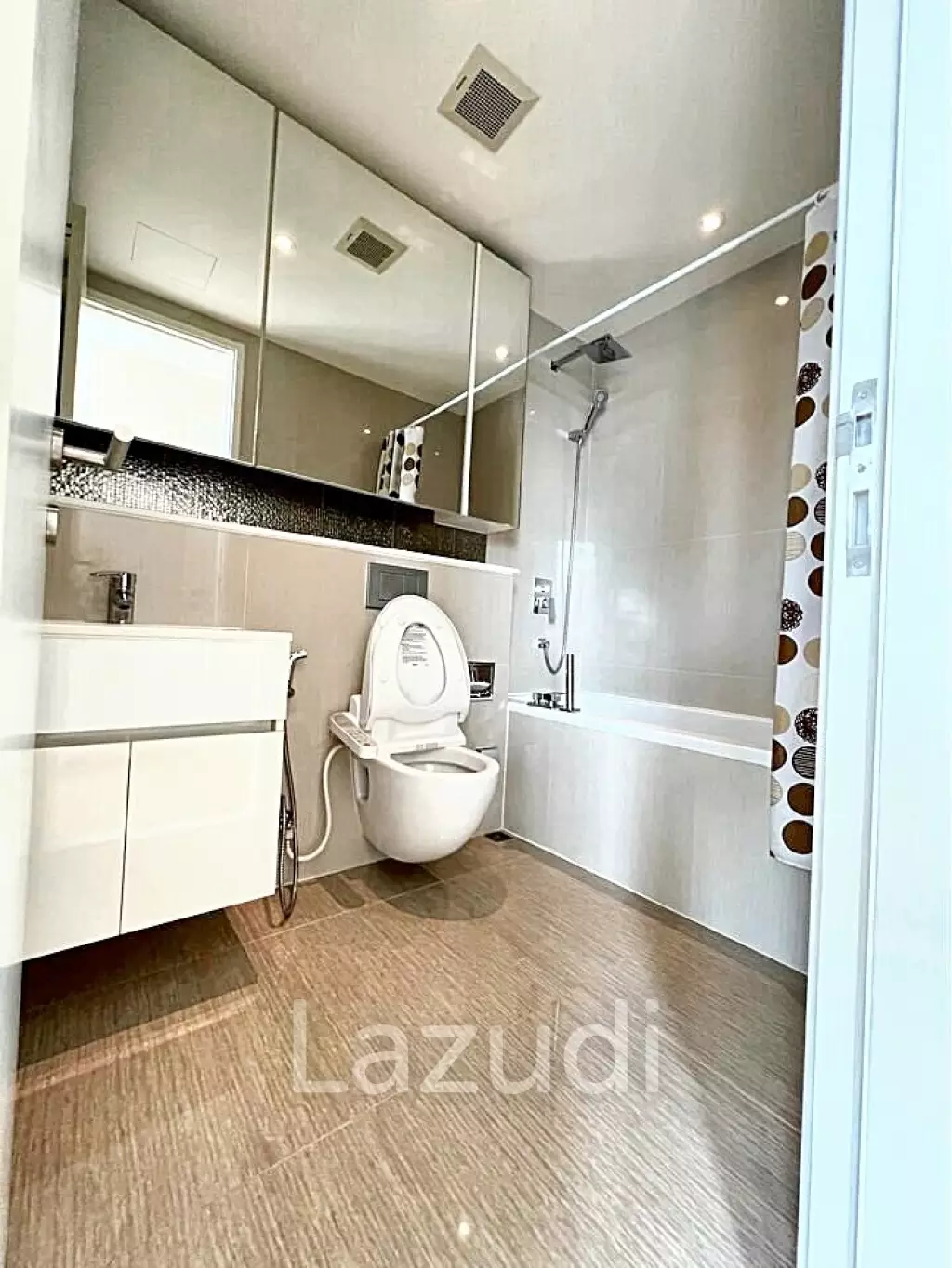 2 Bed 2 Bath 62 SQ.M H Sukhumvit 43