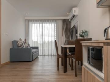 One bedroom sea view apartments on the 6th floor
