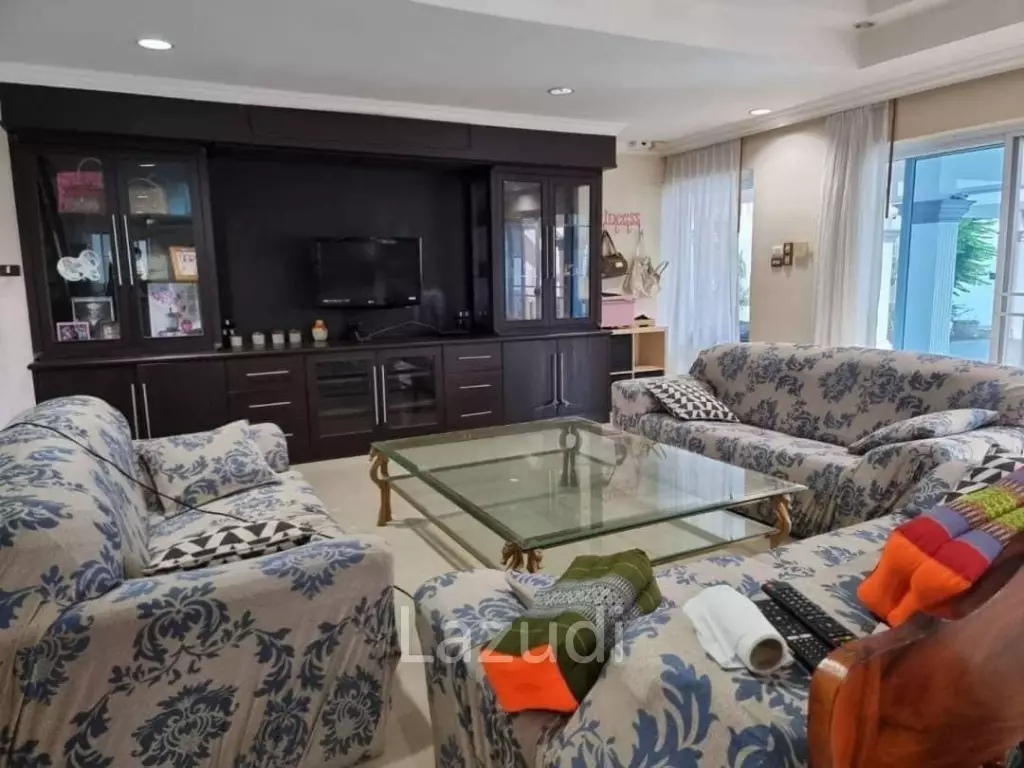 4 Bed 540 SQ.M Pool Villa in Huai Yai