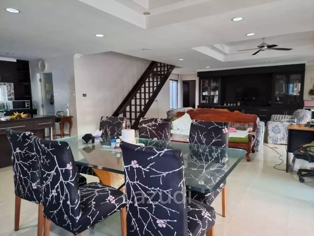 4 Bed 540 SQ.M Pool Villa in Huai Yai