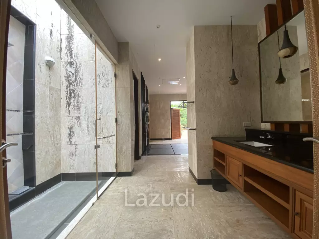 Super Luxury Villa for sell - View Talay marina