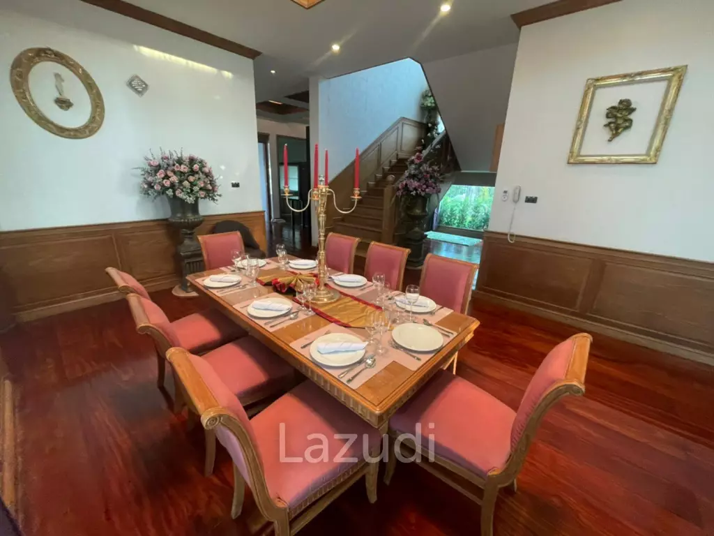 5 Bedroom Enormous House with Private Pool