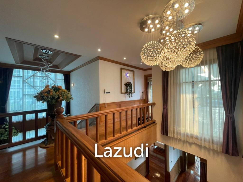 5 Bedroom Enormous House with Private Pool