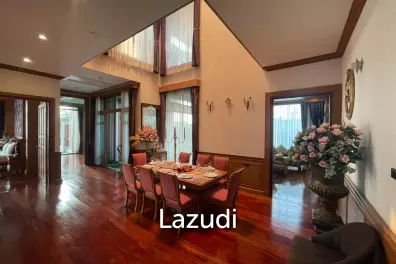 5 Bedroom Enormous House with Private Pool