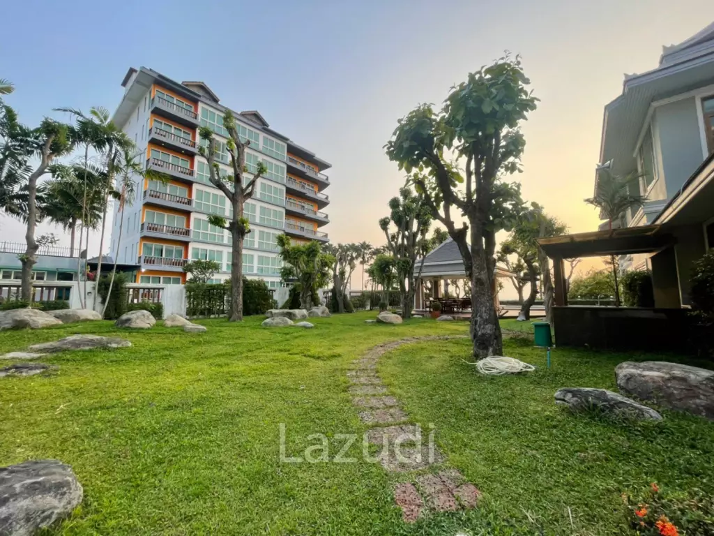 5 Bedroom Enormous House with Private Pool