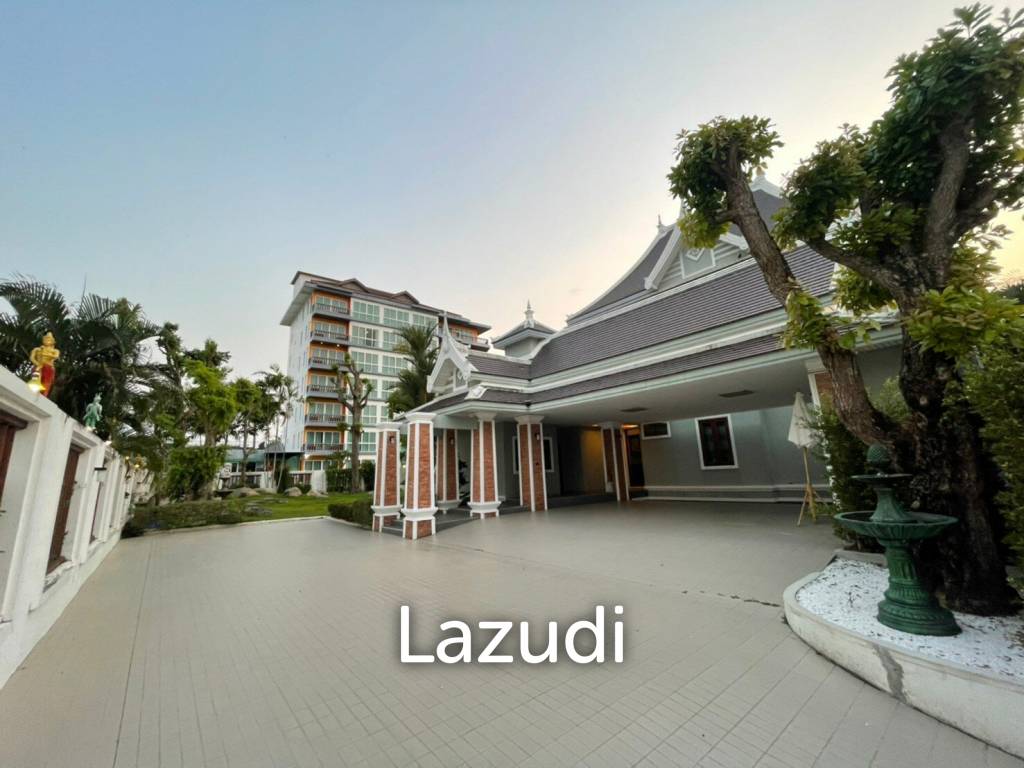 5 Bedroom Enormous House with Private Pool