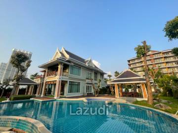 5 Bedroom Enormous House with Private Pool