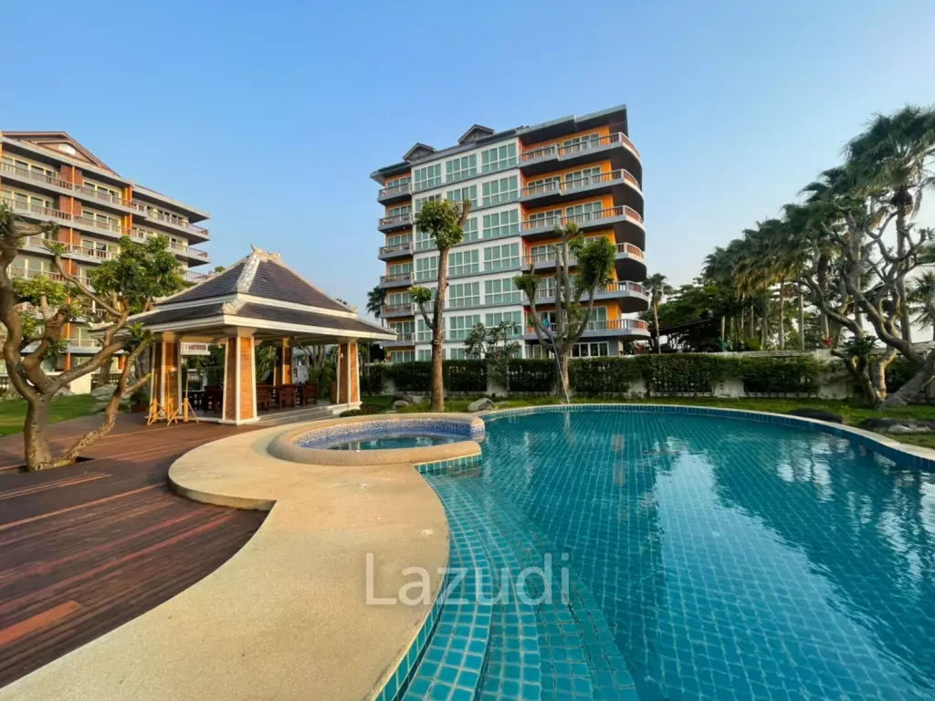 5 Bedroom Enormous House with Private Pool