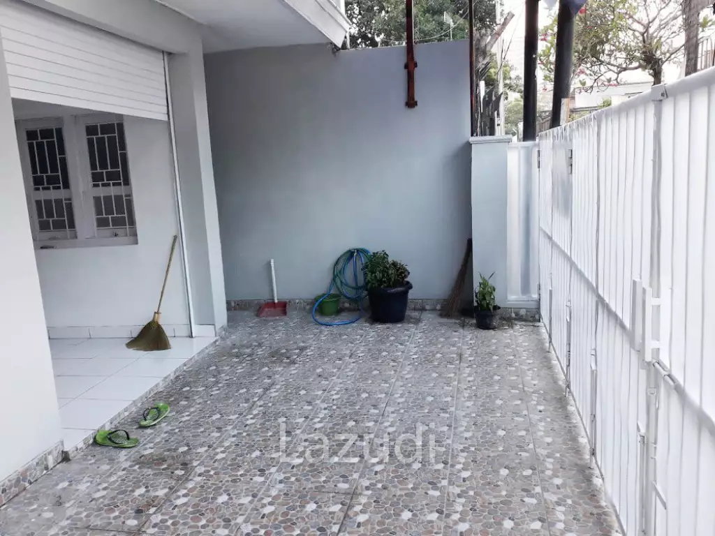 Rumah Disewakan Dekat Solo Grand Mall, Solo Paragon Mall, UNMUH Surakarta, Keraton Surakarta, Stadion Manahan Solo