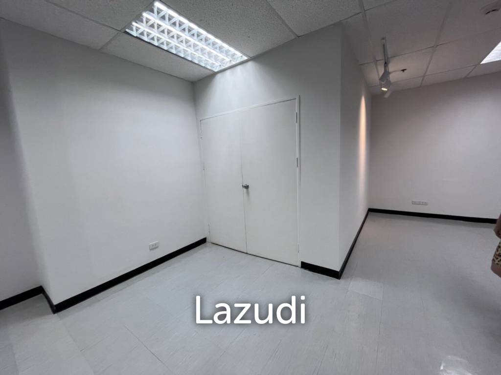 Good Ambient for office in Asoke