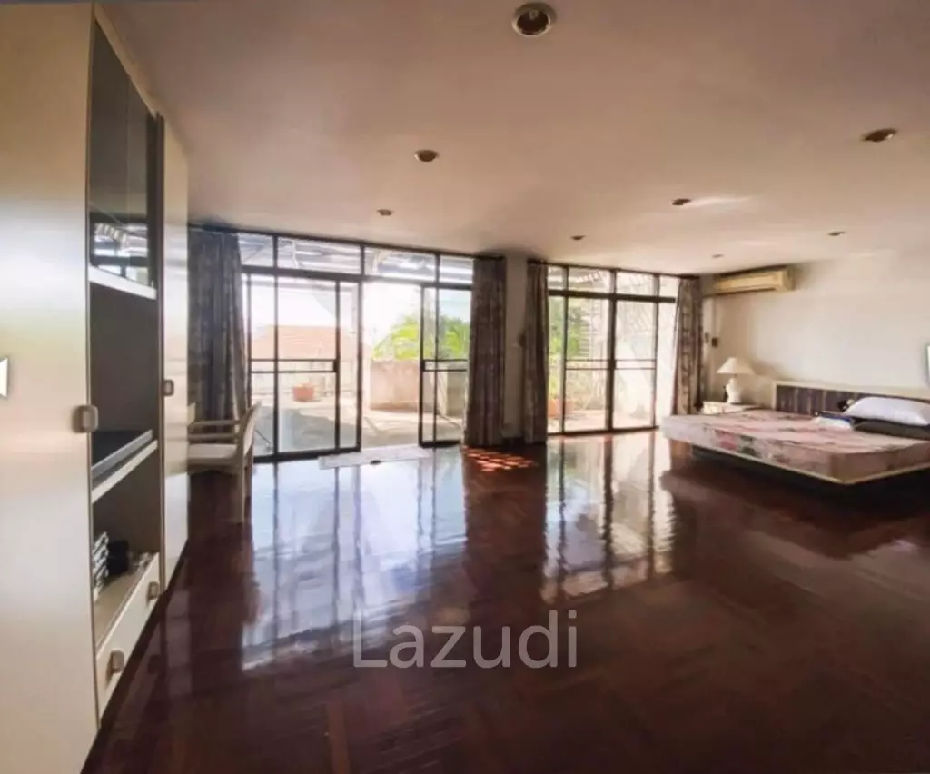 5 Bed 600 SQ.M House on Phratamnak Hill