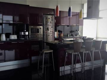 2 Bed 2 Bath 140Sqm Condo For Rent and Sale