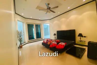 6 Bed 3 Stories House with Swimming Pool