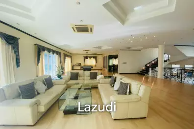 6 Bed 3 Stories House with Swimming Pool