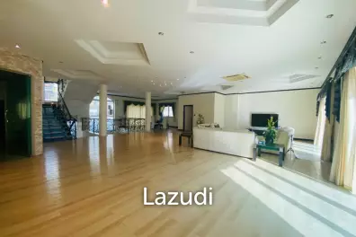 6 Bed 3 Stories House with Swimming Pool