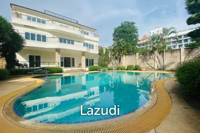 6 Bed 3 Stories House with Swimming Pool