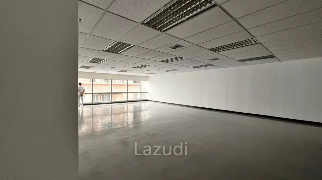 Office For Rent at Sermmitr Tower