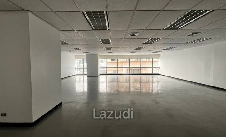 Office For Rent at Sermmitr Tower