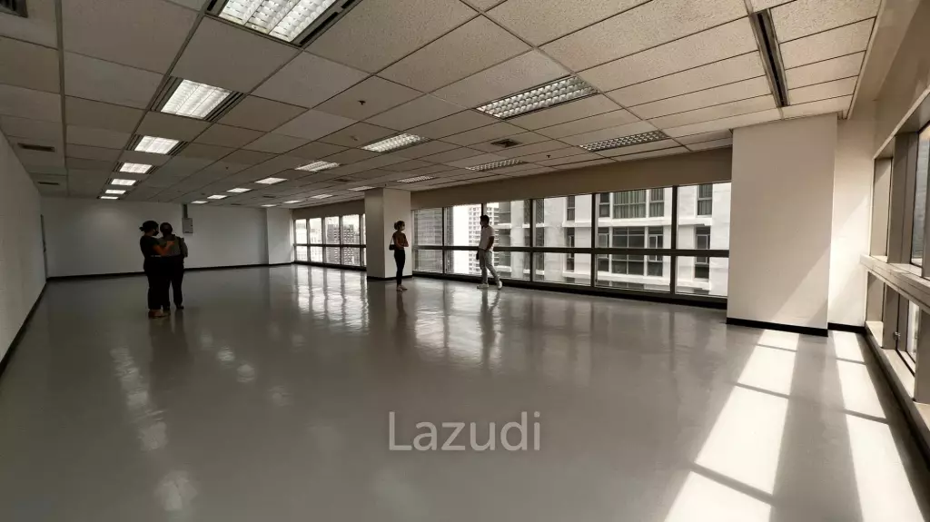 Office For Rent at Sermmitr Tower